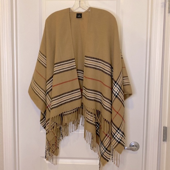 V. FRAAS Plaid Ruana women’s tan red and black open wrap/shawl - Picture 8 of 14